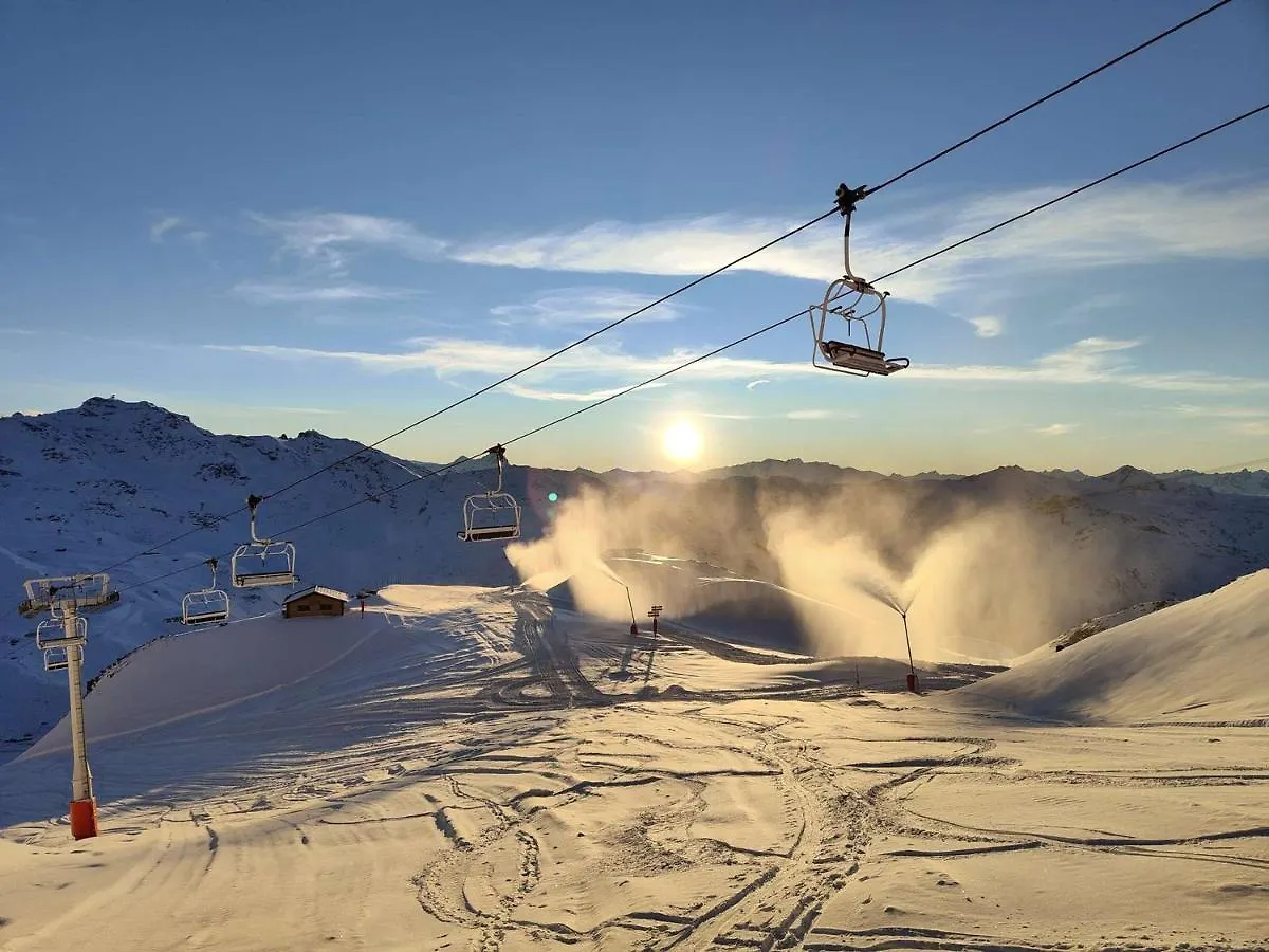 Val Thorens : Appartement 4 Pers Renove Avec Balcon, Local A Ski, Au Pied Des Pistes - Fr-1-637-70 0*, Val Thorens